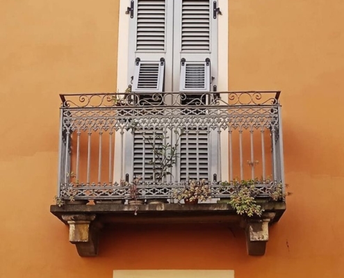 italian balcony